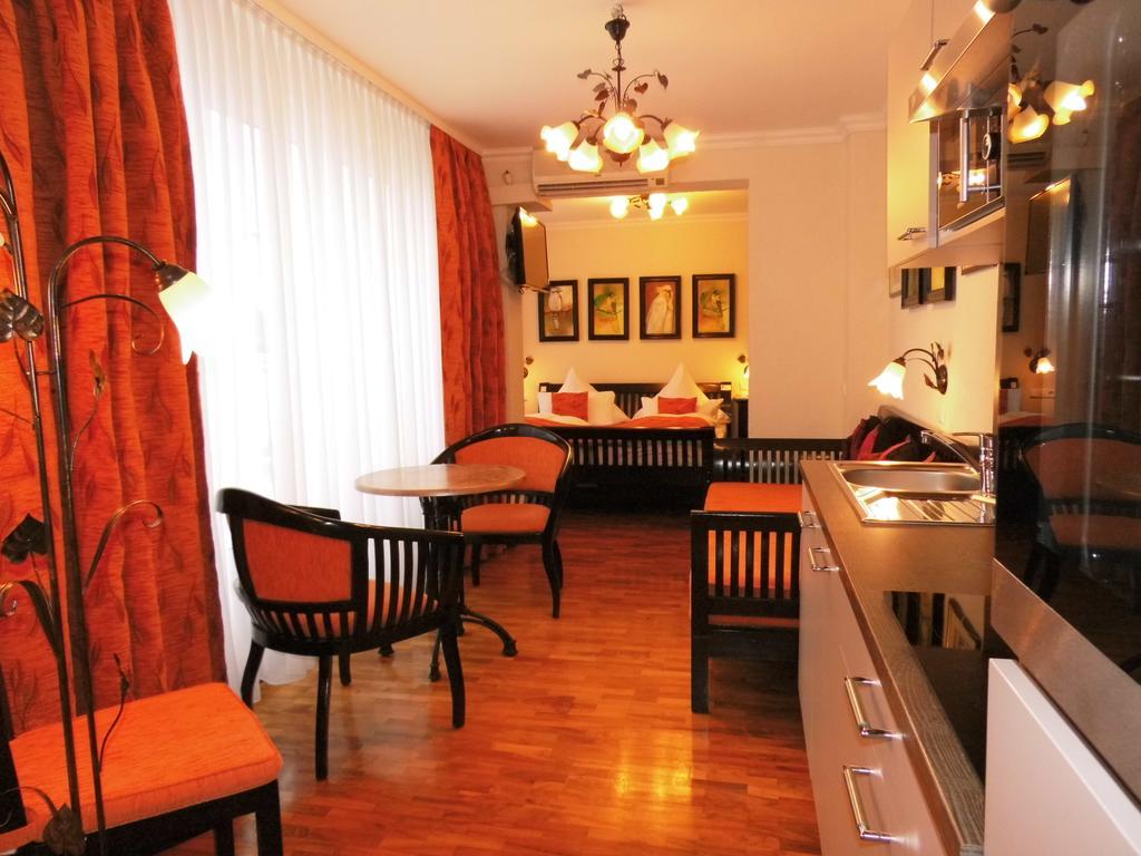 Aparthotel Guzulka & Restaurant ベルリン エクステリア 写真